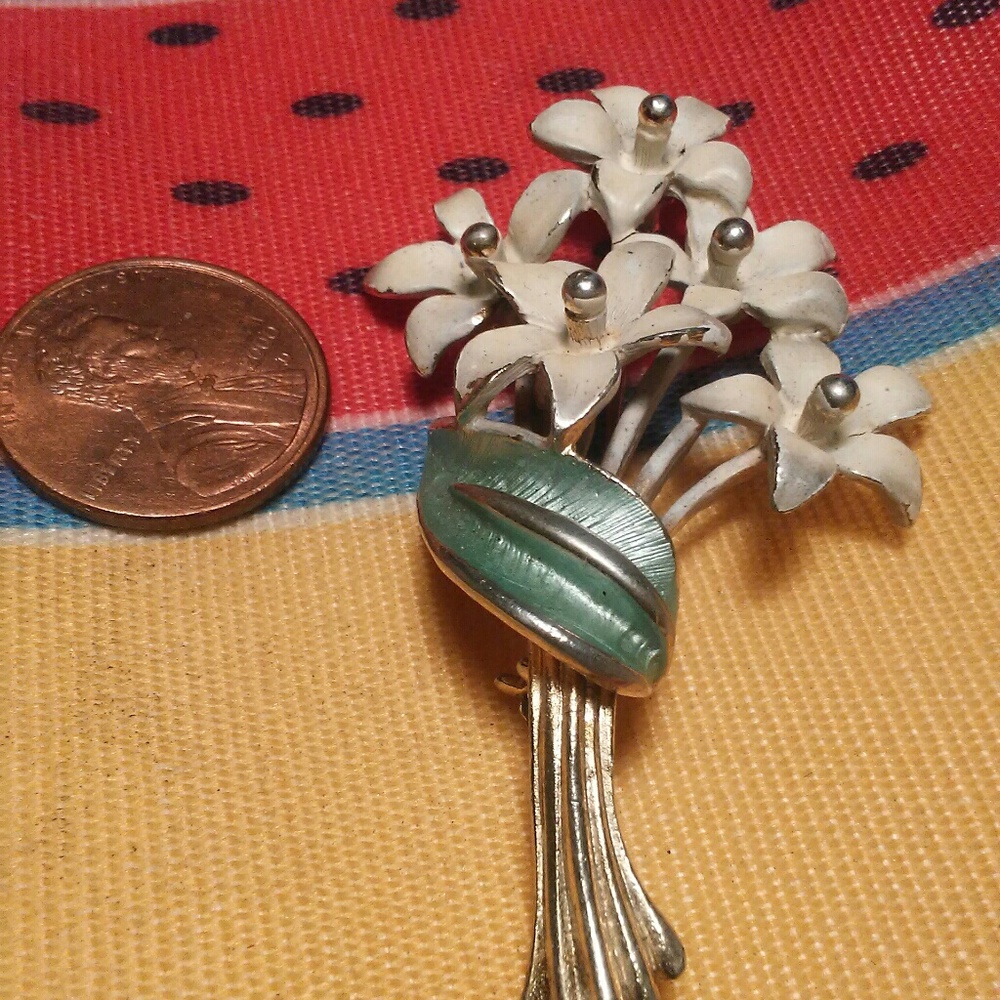 Floral Bouqet Brooch Vintage